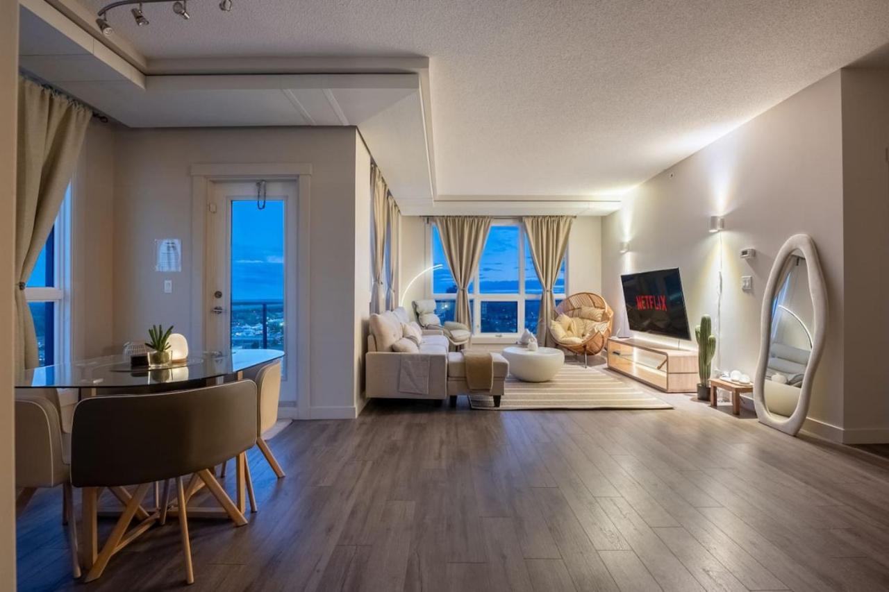 Upscale Penthouse Stay With Mountain & City Views, Free Parking, Bbq Grill, Office Space & More YYC Esterno foto
